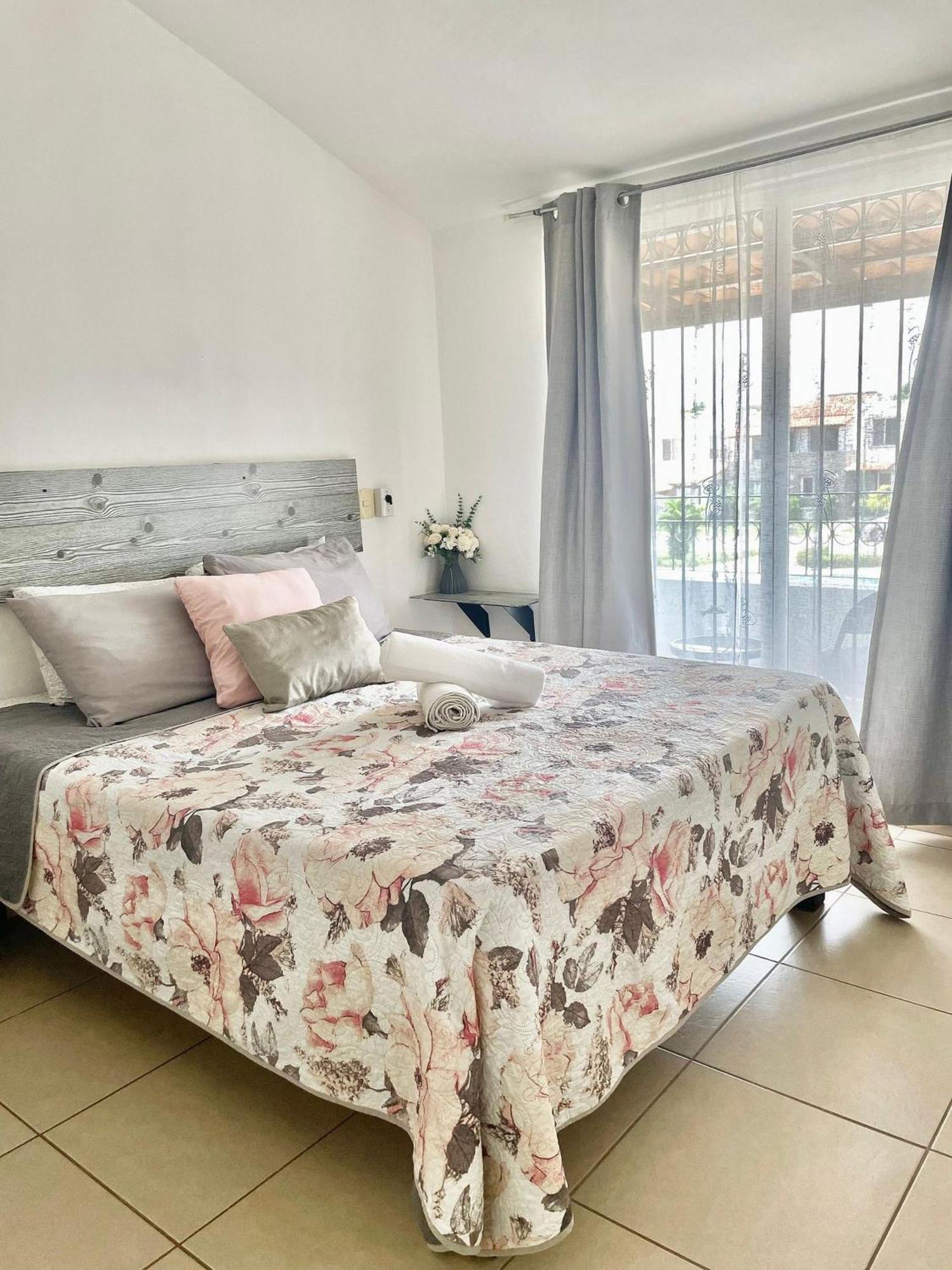 Modern Pool Side, 3 Bdrm House With Parking Villa Puerto Vallarta Exterior photo